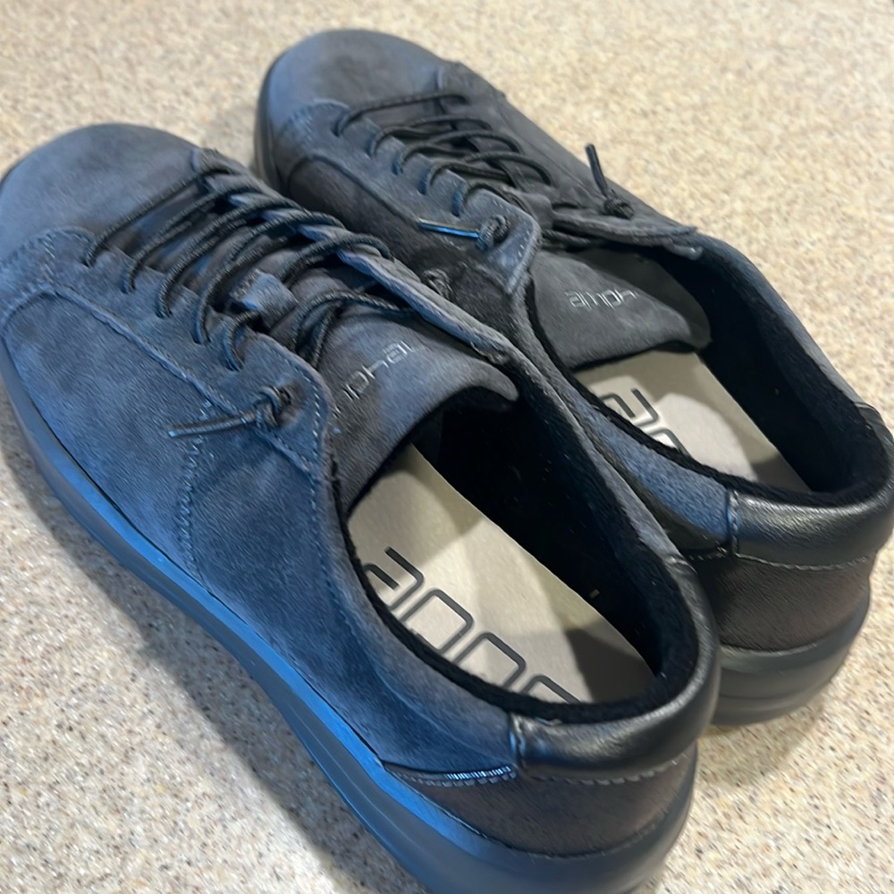 Women’s Hey Dude shoes.. Grey/ charcoal. Size 10